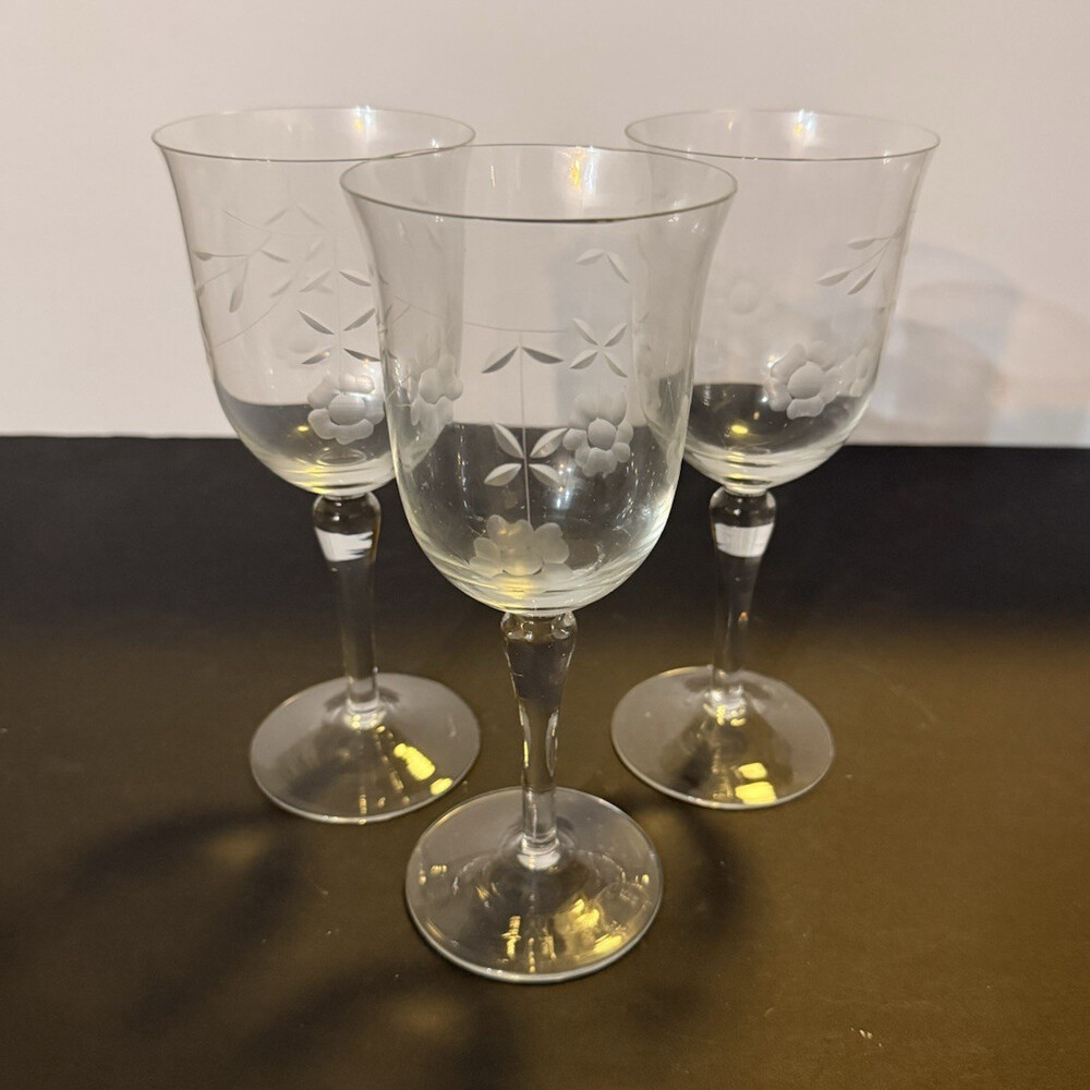 Set of 3 Crystal Etched Floral Stemmed Wine Glasses Round